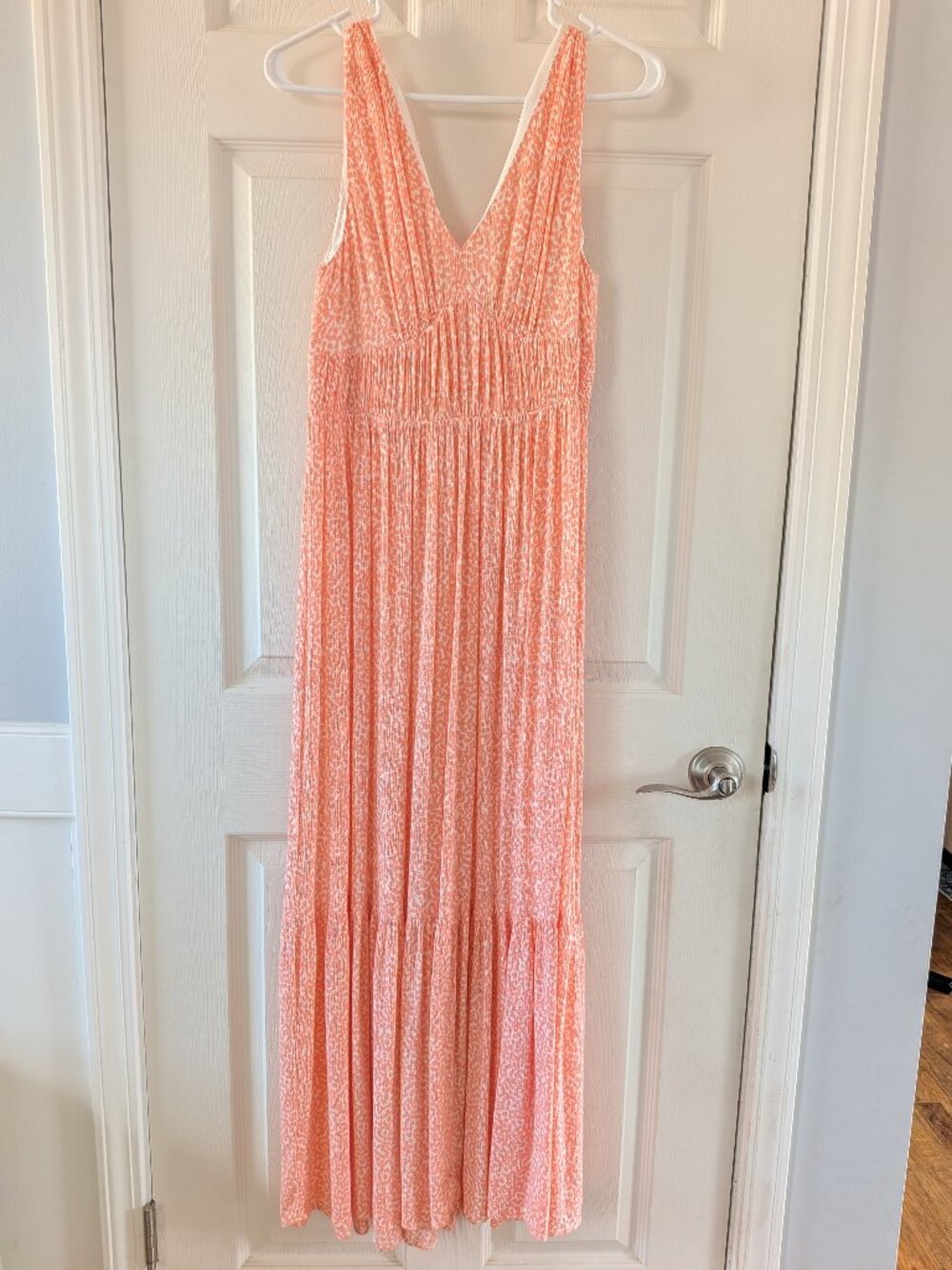 Coral Express V-Neck Sleeveless Dress